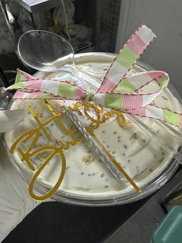 Bucket Cake 