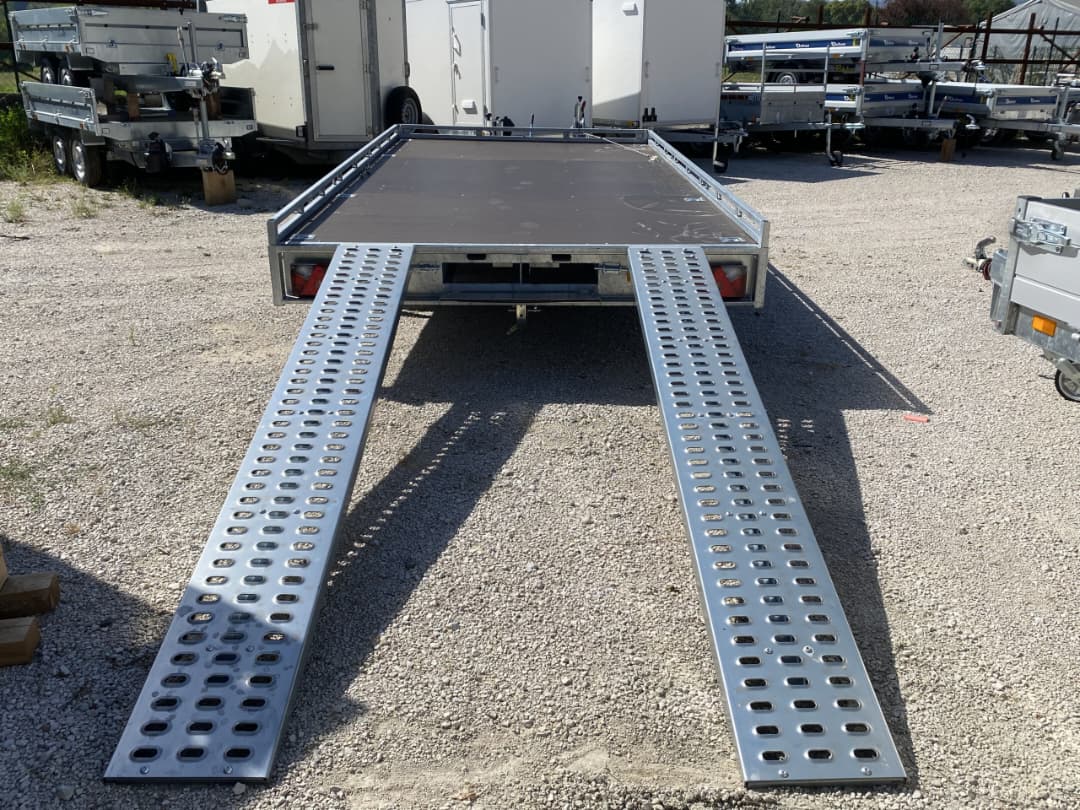 Remolque de plataforma Boro ATLAS 4,50 m × 2 m – 3500 kg