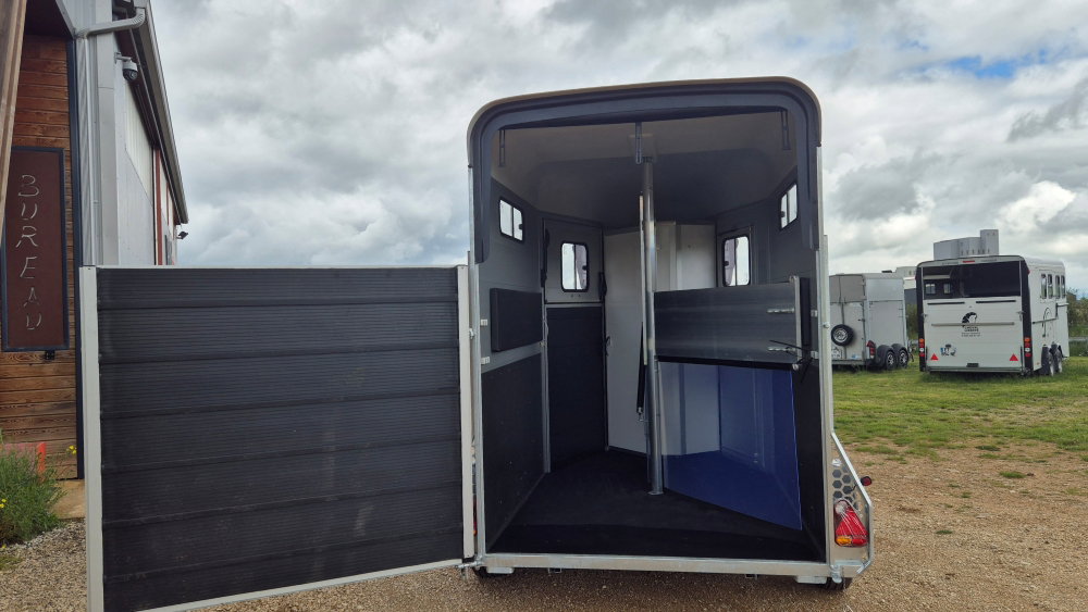Touring Country Van de 2 caballos + cuarto de aperos – Edición 30° Aniversario de Cheval Liberté (Blanco)_6