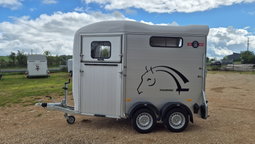 Touring Country Van de 2 caballos + cuarto de aperos – Edición 30° Aniversario de Cheval Liberté (Blanco)