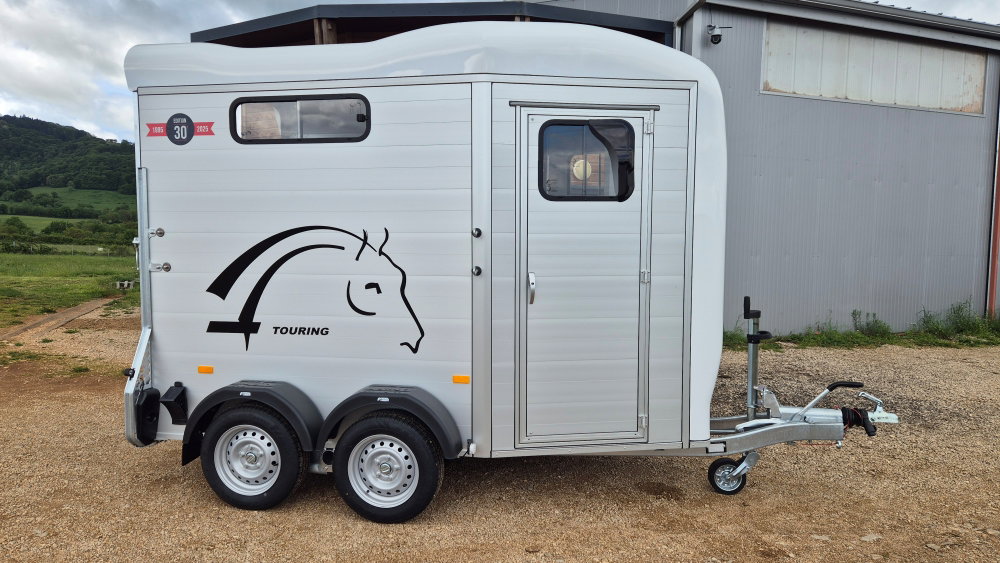 Touring Country Van de 2 caballos + cuarto de aperos – Edición 30° Aniversario de Cheval Liberté (Blanco)_5