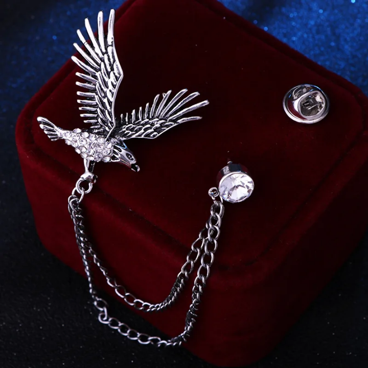 Broche aigle rétro tendance pour homme, Épingle de revers animal avec chaîne et Ailes en strass_5