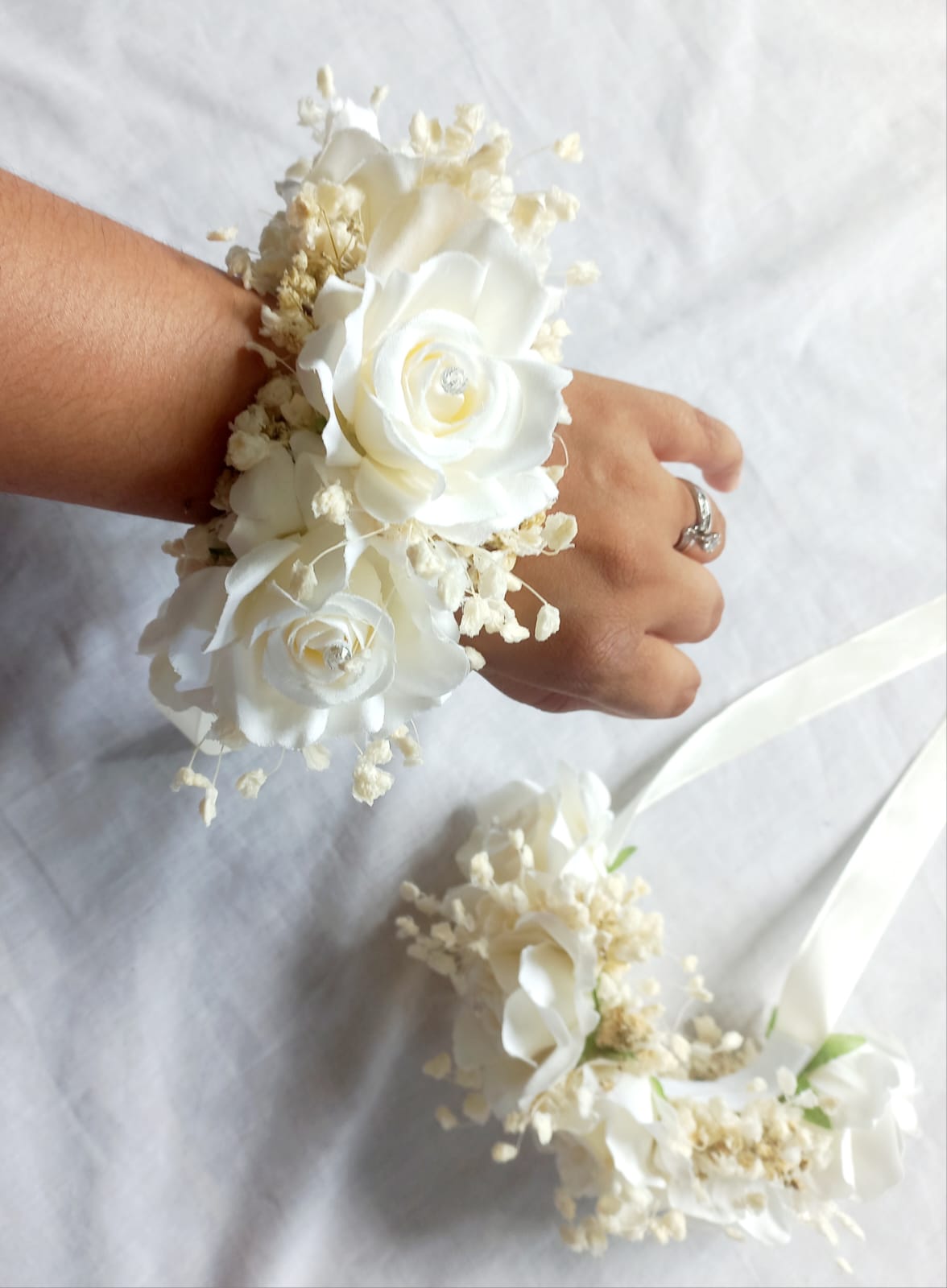 🌸 Bridal Gajra – Soft Elegance, Reimagined 🤍_4