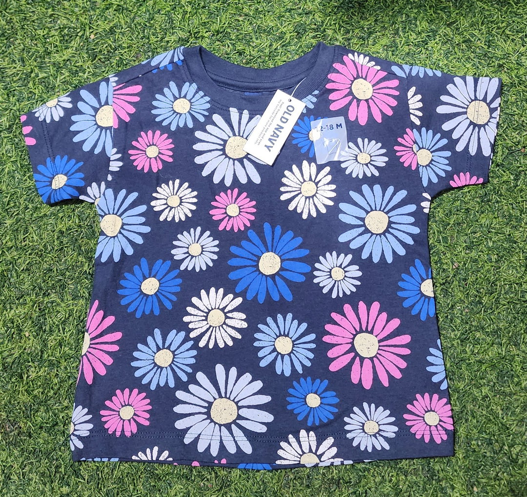 Oldnavy little girls t shirt size 18-24 Months, 3 years & year
