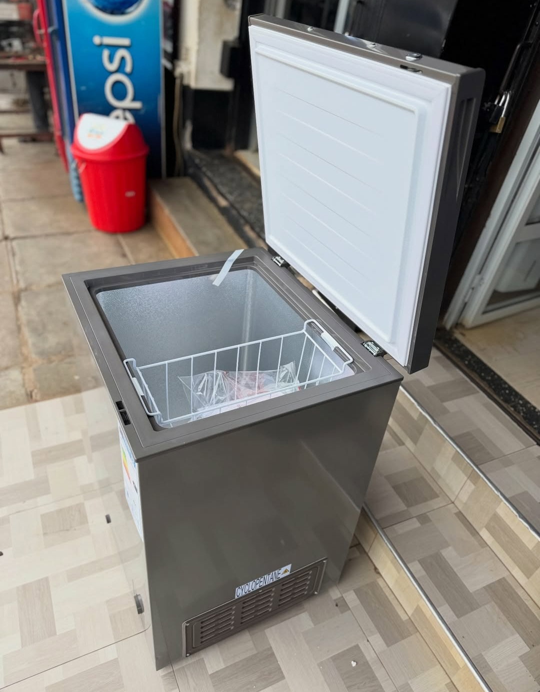 HISENSE DEEP FREEZER _1