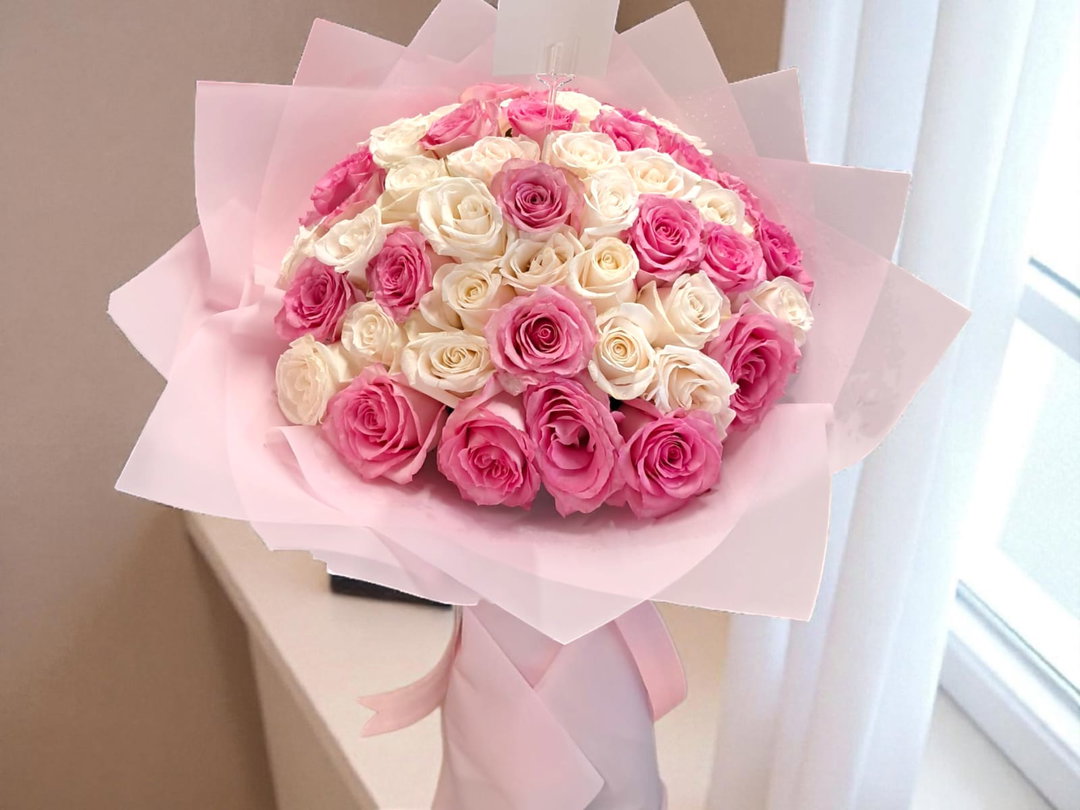 50 White and Pink Roses
