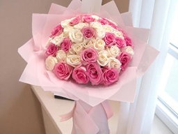 50 White and Pink Roses