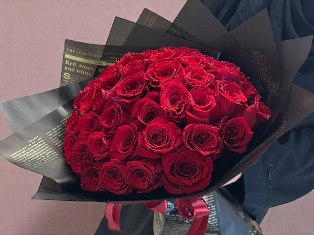 50 Red Roses 