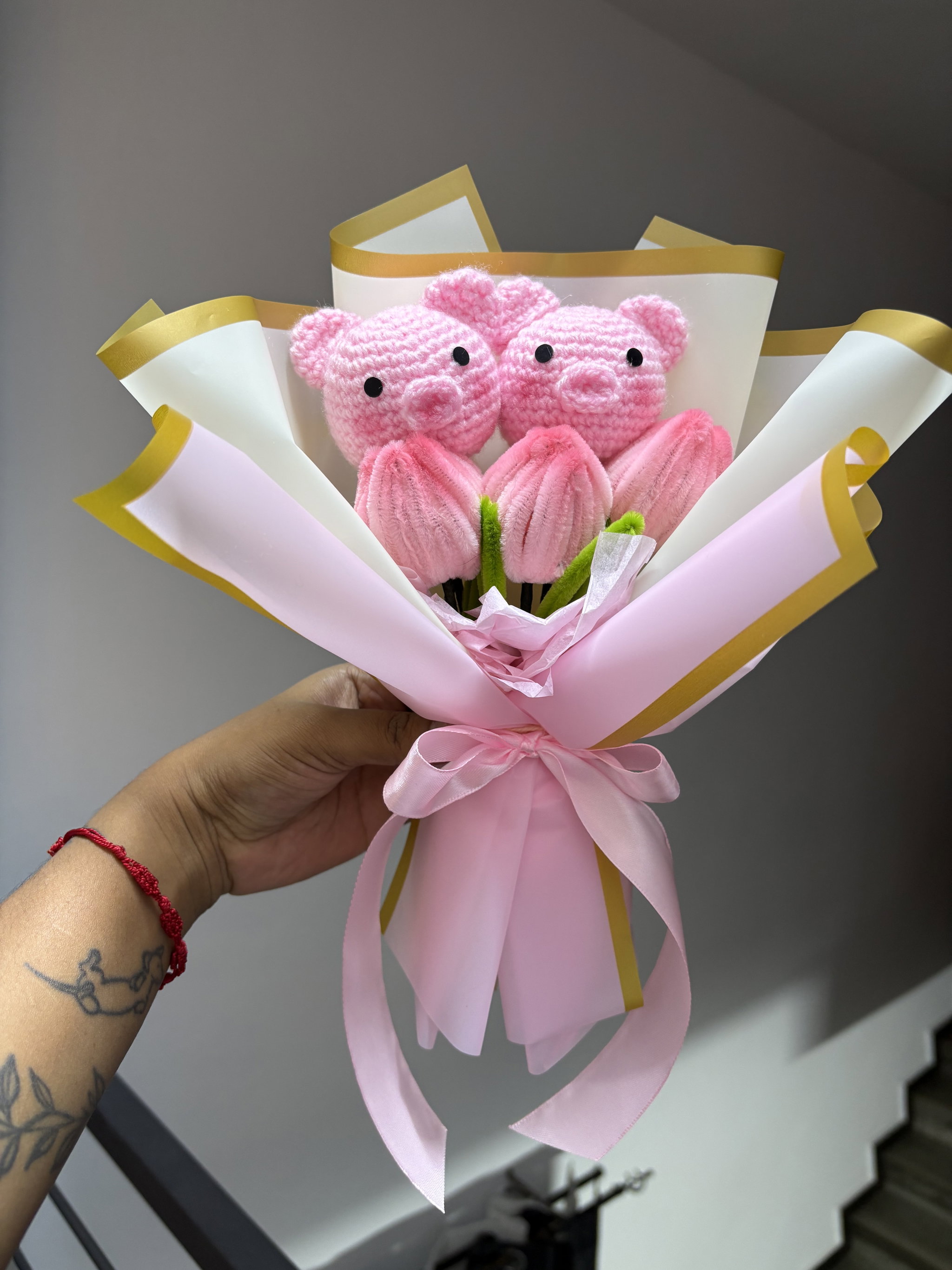 Piggy + tulips  bouquet_2