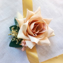 🌹 Clara Corsage