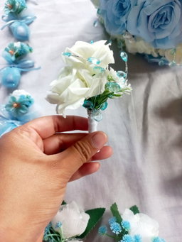 🌿Floral Boutonniere – Elegant Detail 