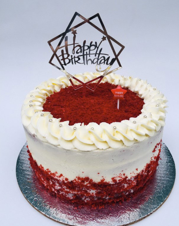 Queque Red Velvet con Buttercream o Ganache de Chocolate Blanco_0