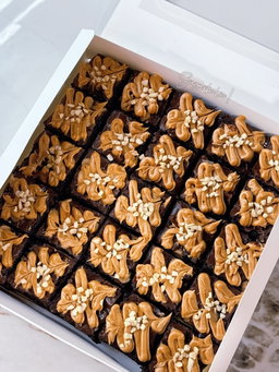 8” Fudgy Brownies