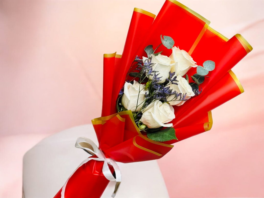 Mini Bouquet White Roses 