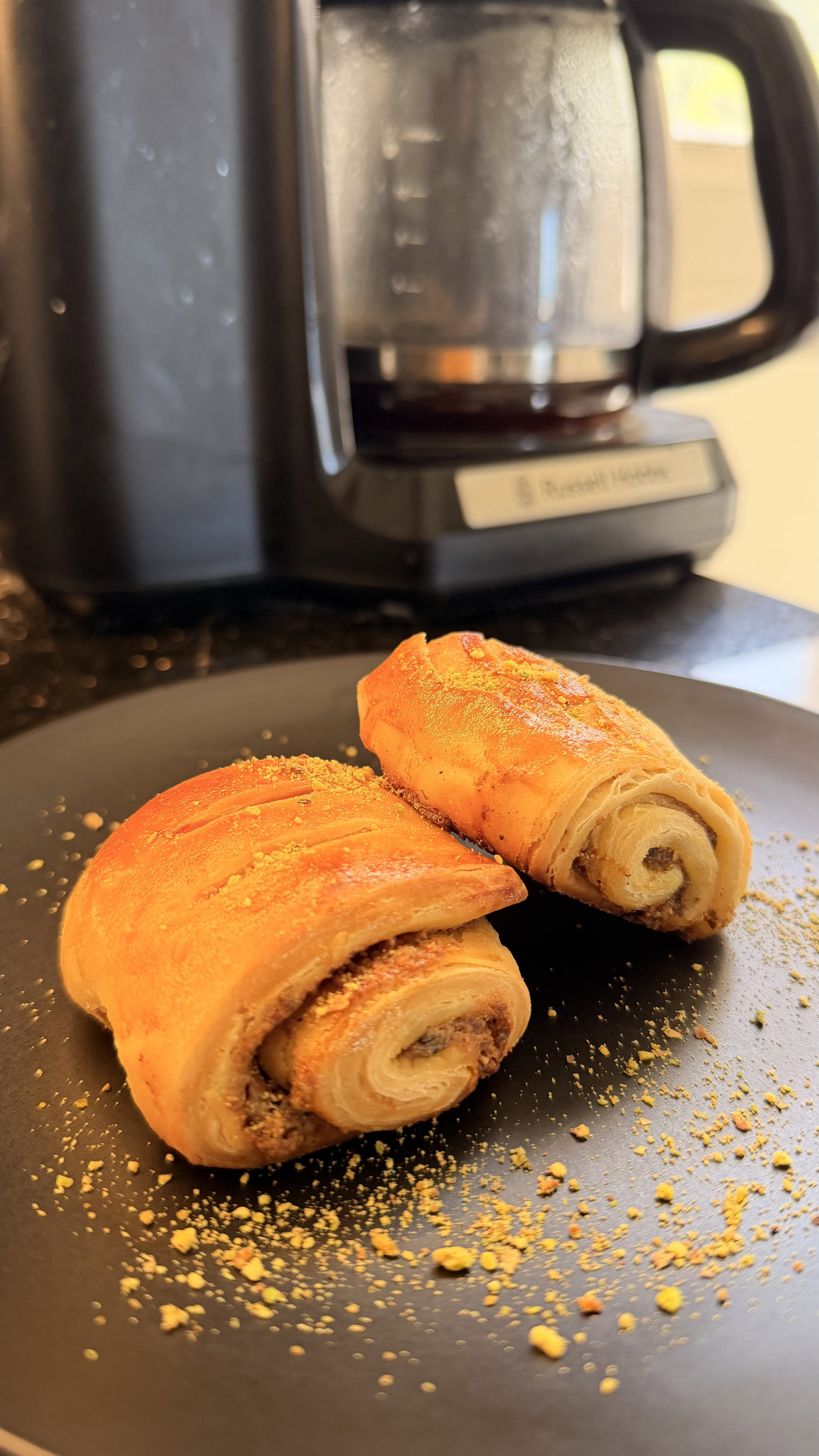Pistachio Cheese Roll_0