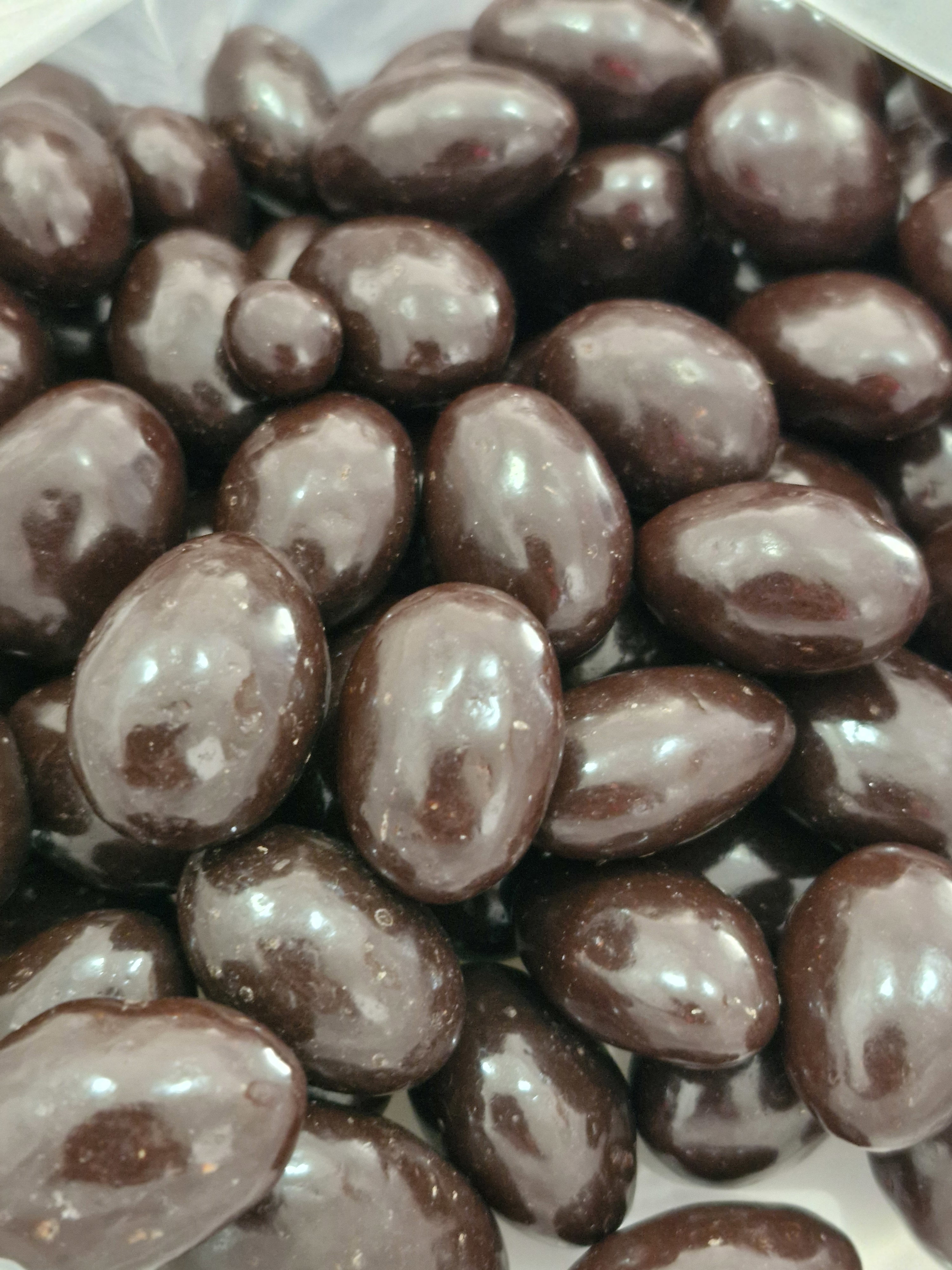 Almendra con chocolate amargo 