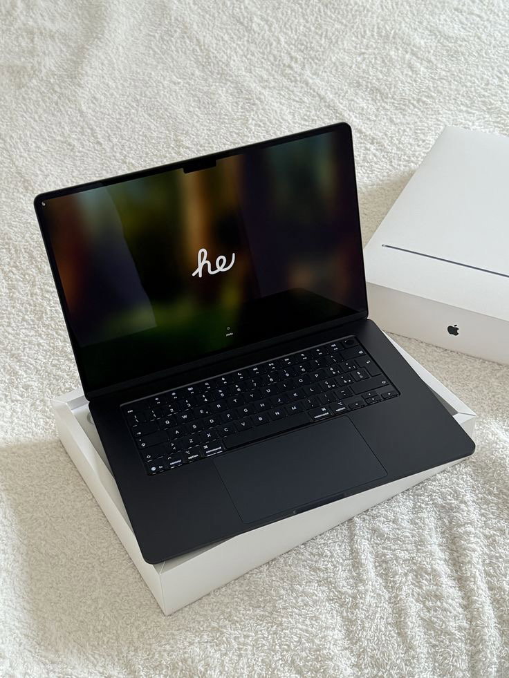 MacBook Air (Midnight Edition) | Next-Gen Performance_0