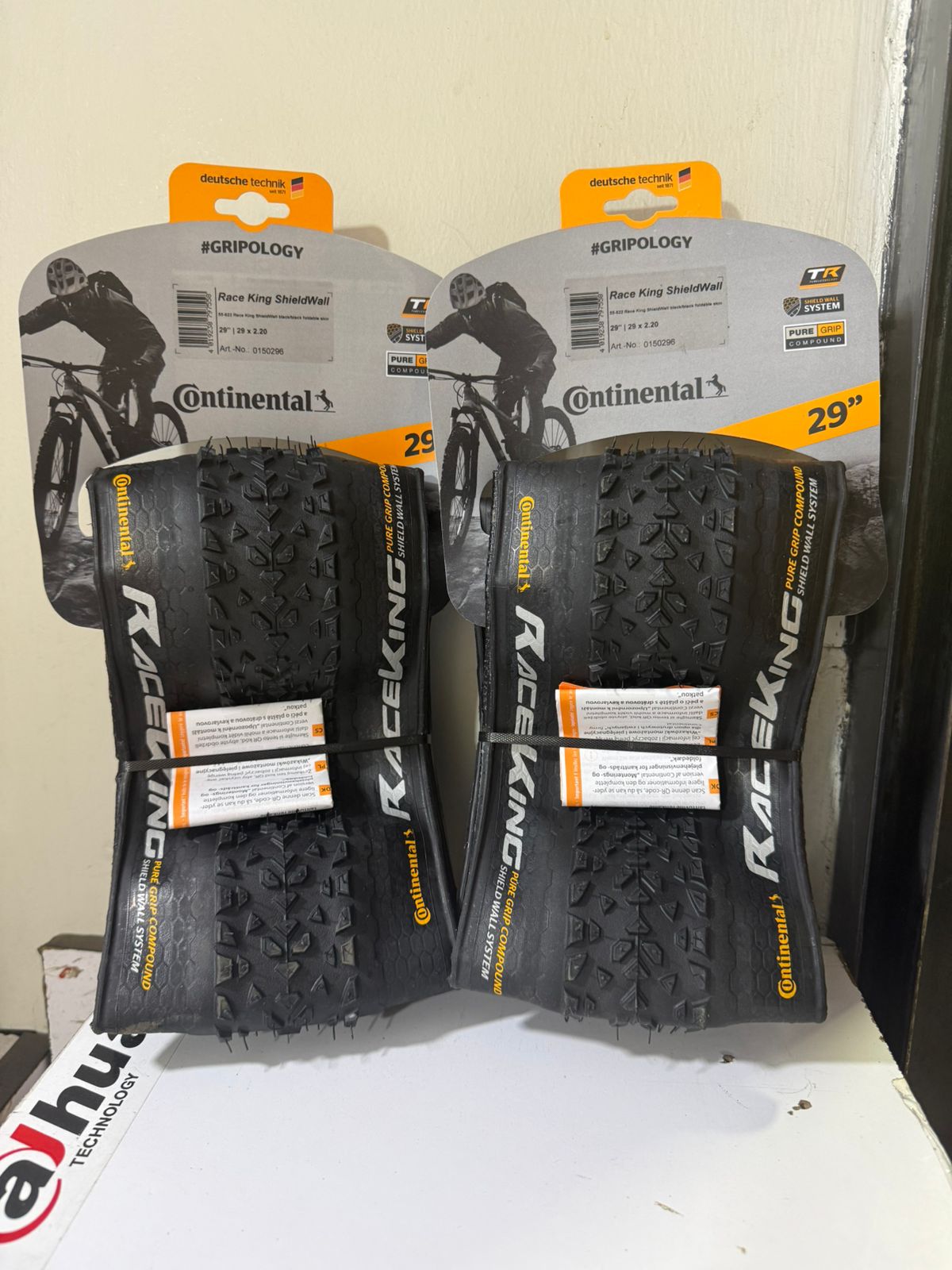 Continental Race King ShieldWall 29 x 2.20 MTB Tyres_0