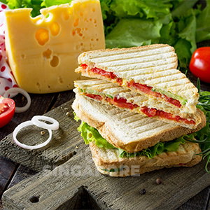 SANTA CRUZ CHEESE CHILLI SANDWICH