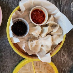 ASSORTED DUMPLINGS BASKET - 8 PCS