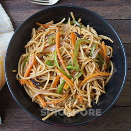 VEG HAKKA NOODLES