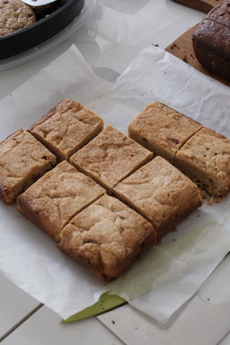 kit kat blondies (9pcs)