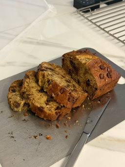 brown butter chocolate chip banana bread (full loaf)