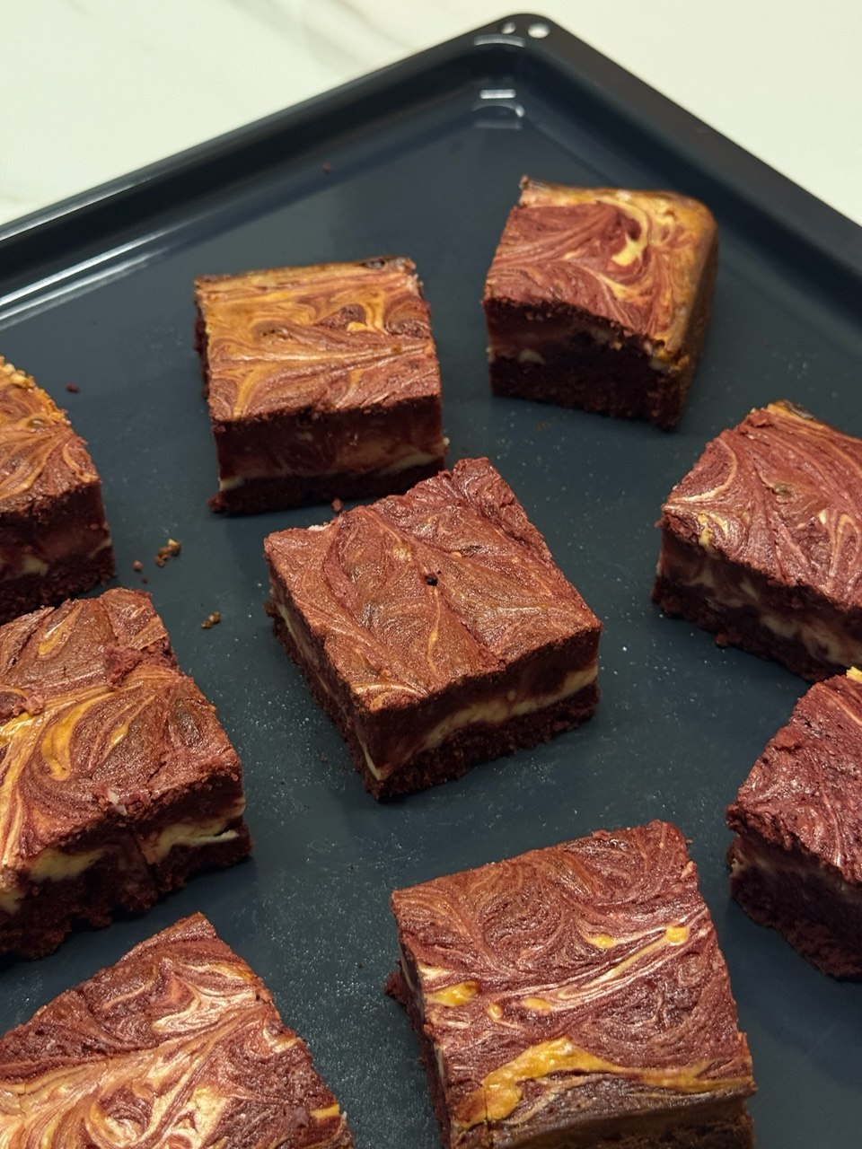 red velvet cheesecake brownies (3pc)
