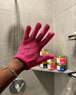 HOT PINK 