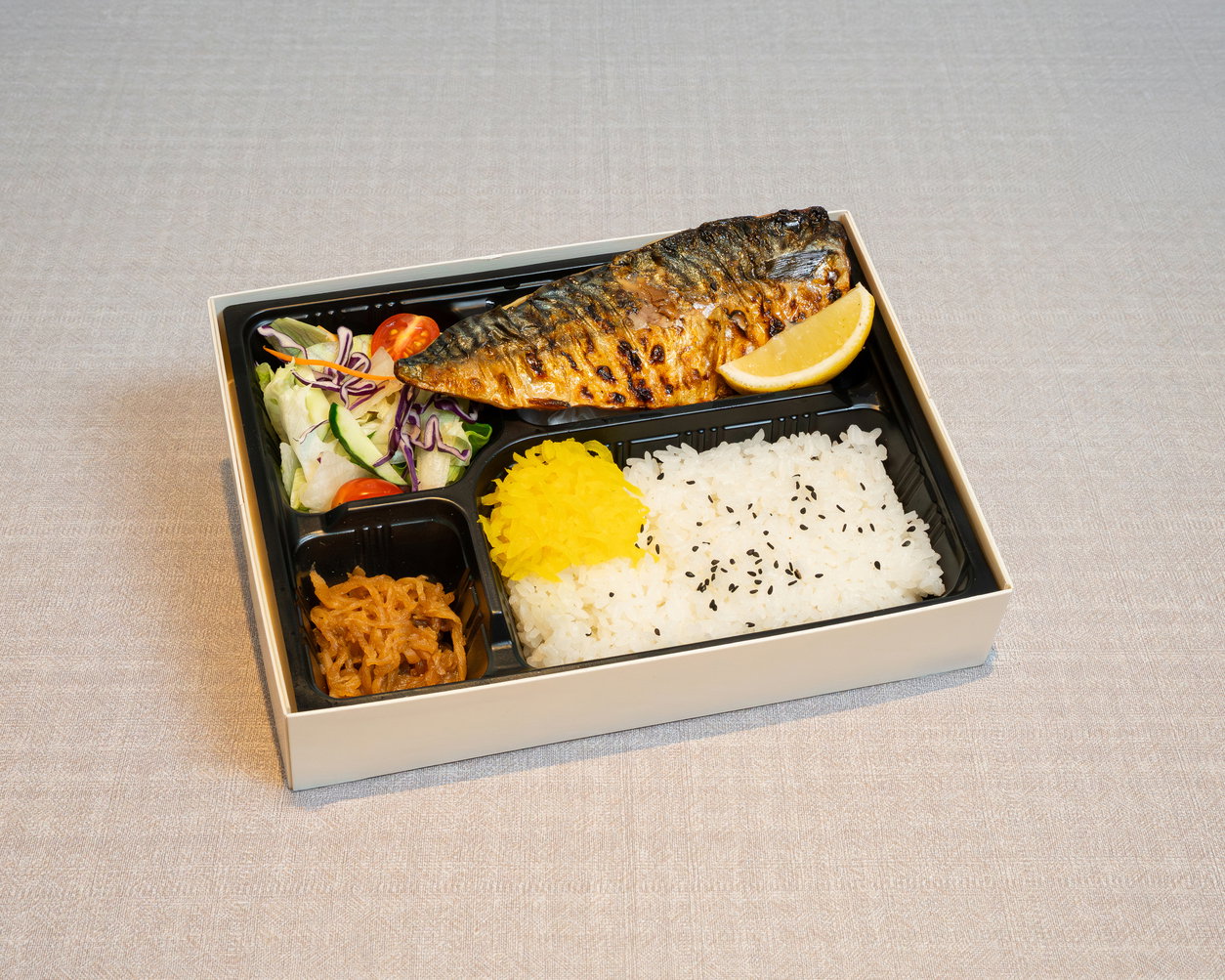 Saba Shioyaki Bento 鯖塩焼弁当_0