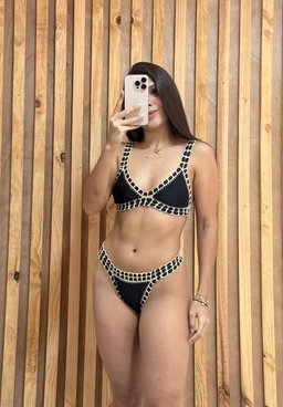 Modelo tejido negro 