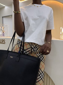 Bolsa Burberry tote clássica 