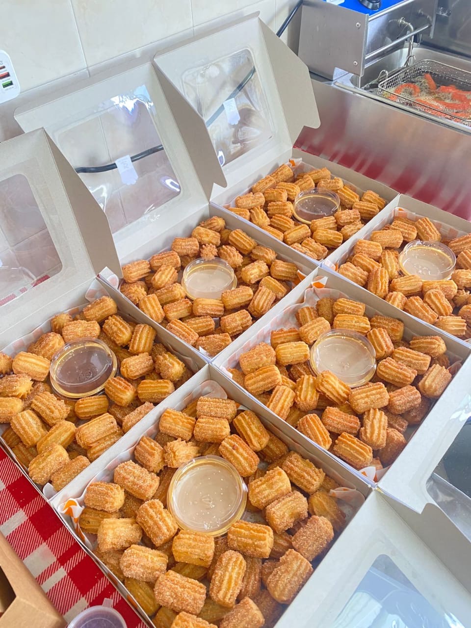 FAMILY TREATS BOX (40pcs)