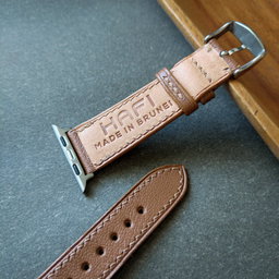 Apple Watch Strap in golden brown goatskin