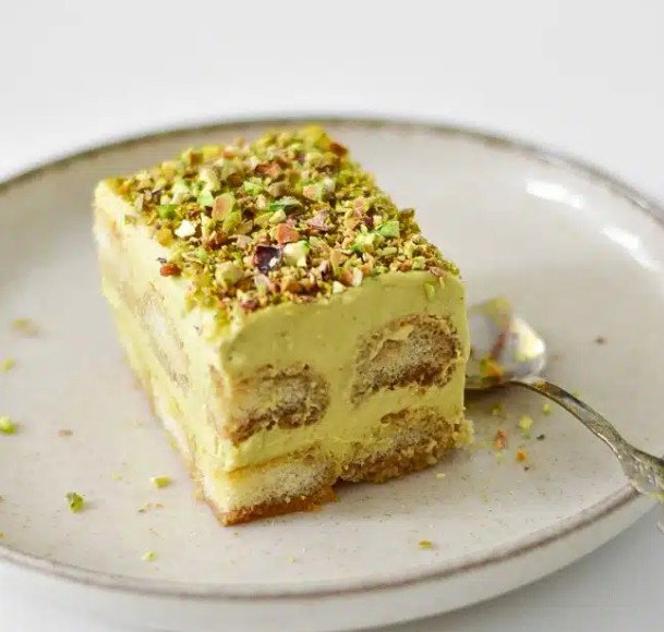Nutty Tiramisu 20x20x6cm (8-10 pax)_1