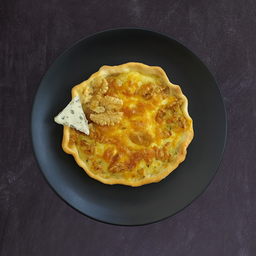 Тарта с грушей голубым сыром и грецким орехом