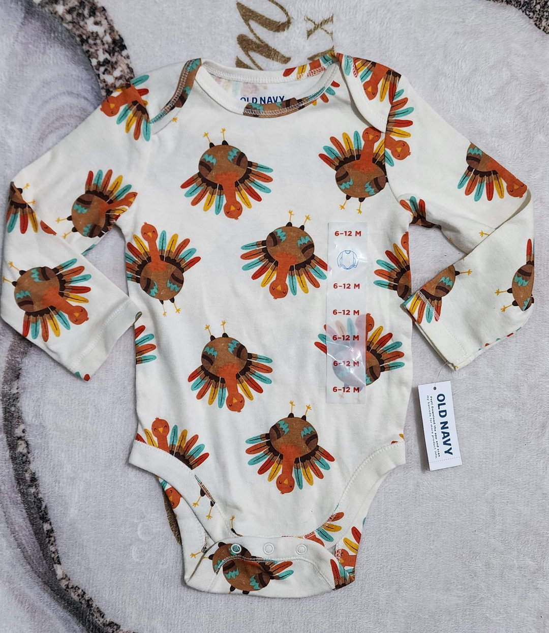 Oldnavy infant onesie 6-12 Months