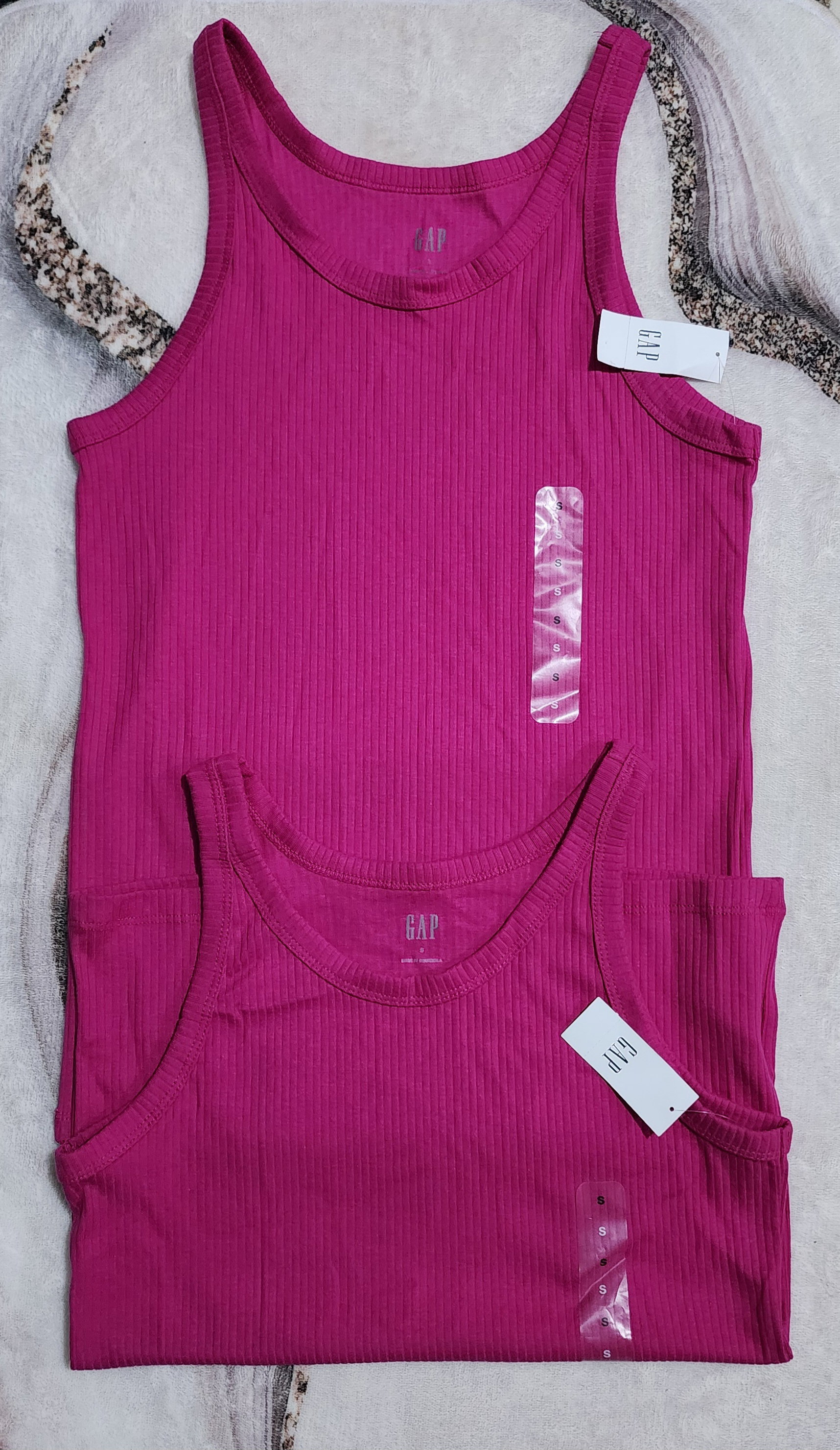 Oldnavy female tops _0