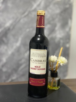 CAMBARAS – Merlot & Cabernet Sauvignon