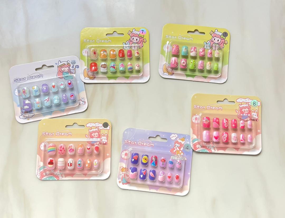 Themed Nails Set 