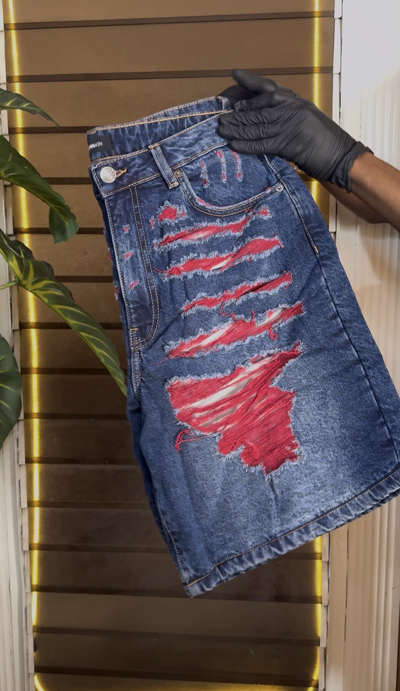Relaxed We In These Streets Denim Shorts - Dark Wash 1ZW807_2