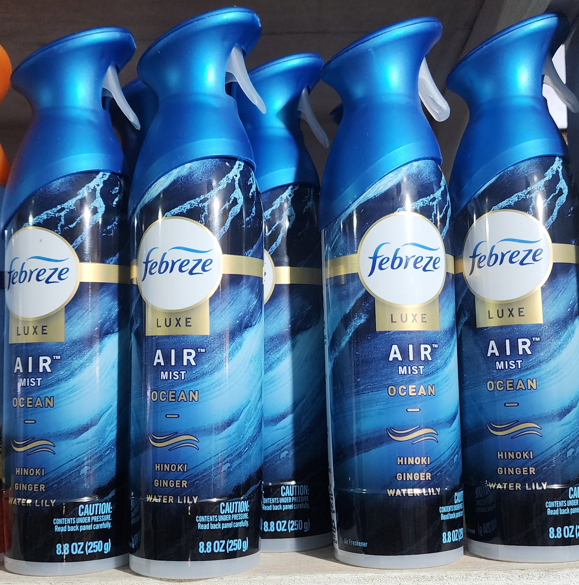 Febreze Luxe ocean sinking hinoki water lily air mist 8.8 oz_0