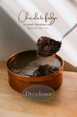 Premium Moist Cakes in Tin