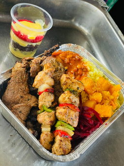 Chicken kebabs & Grilled beef