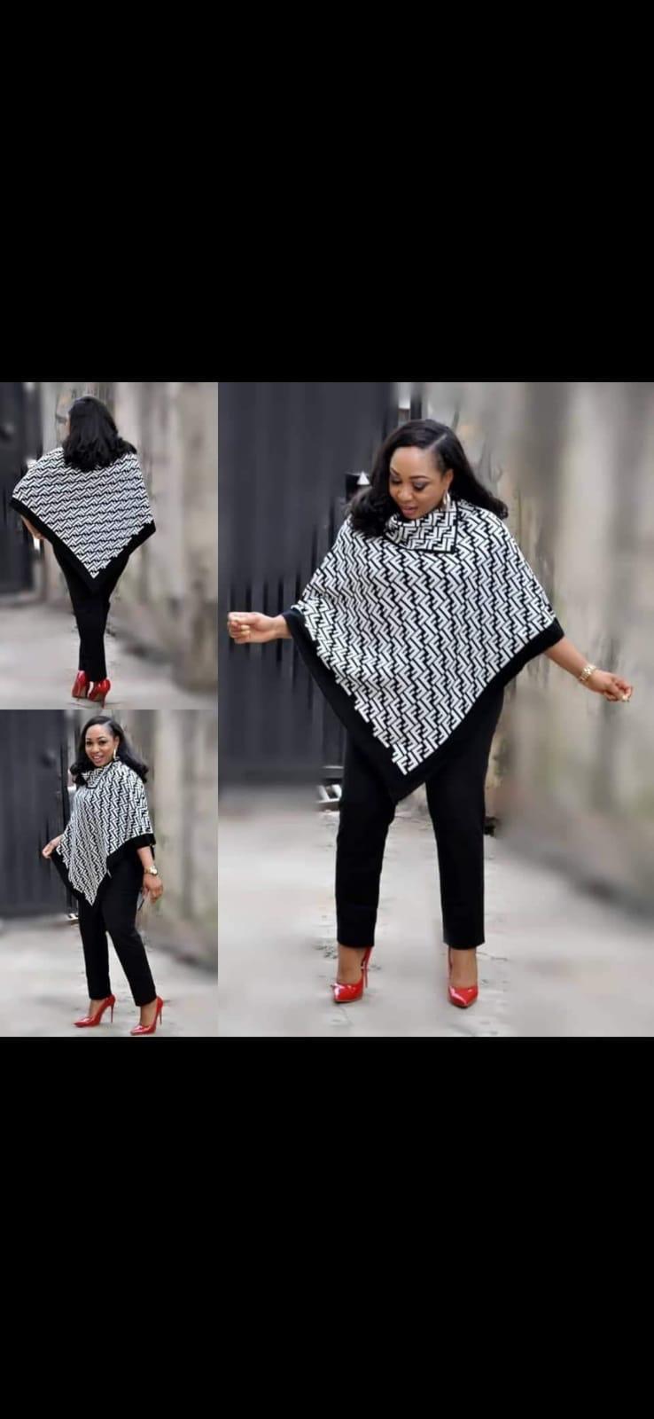 Black and White Poncho         _0