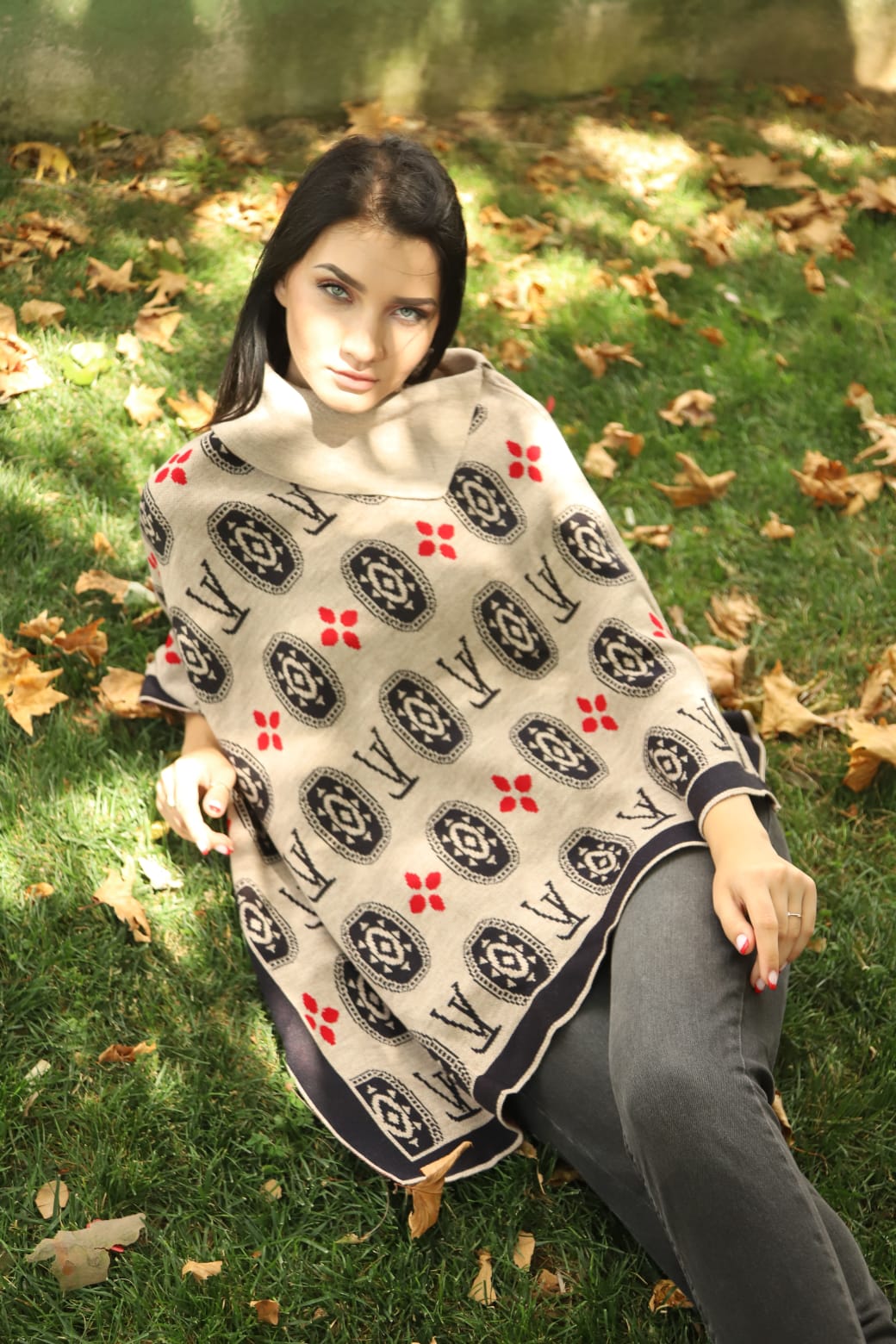 Beige multi colored Poncho          _0