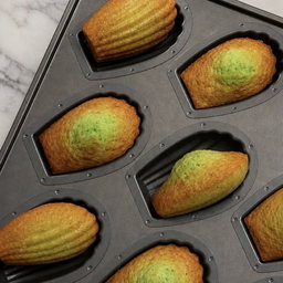 Pandan Madeleines 