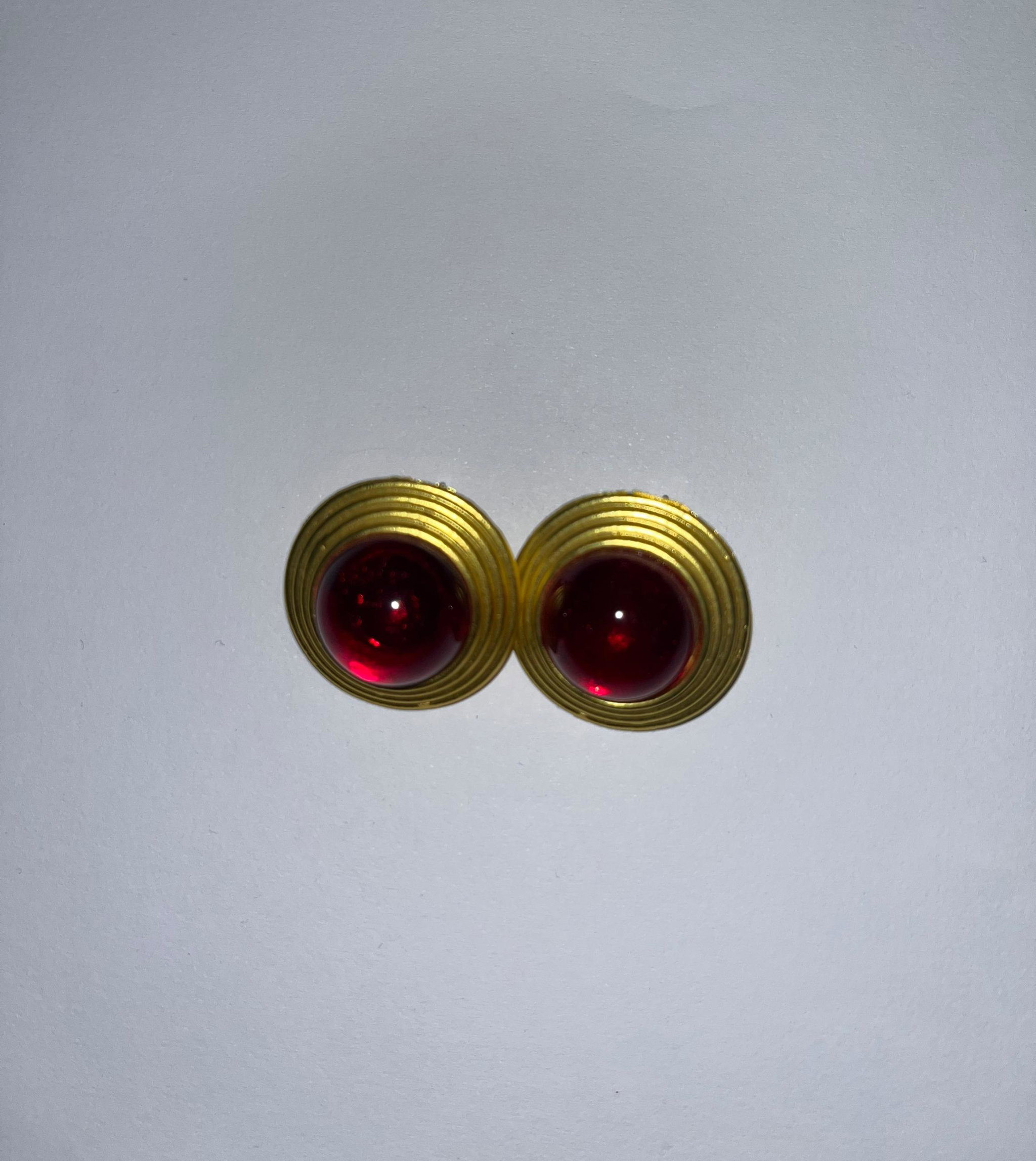 Earrings    _0