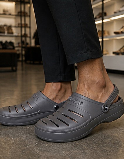 Nautica Crocs 11_1