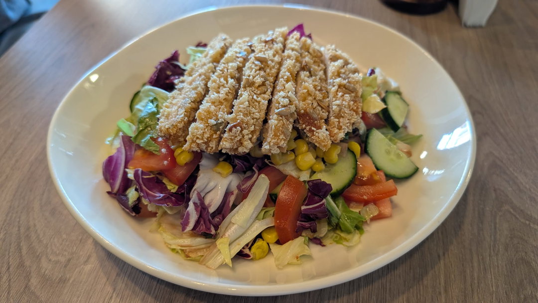 FRESH AND CRUNCHY CHICKEN SALAD